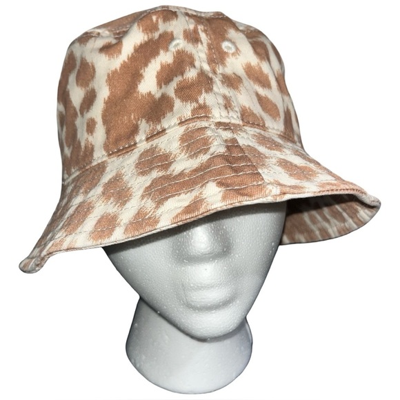 aerie Accessories - NWT Aerie 100% Cotton Tan and Cream Animal Print Bucket Hat